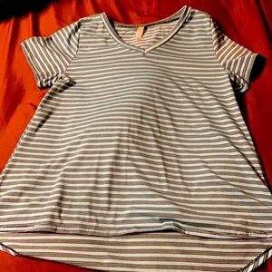 LuLaroe Christy tee